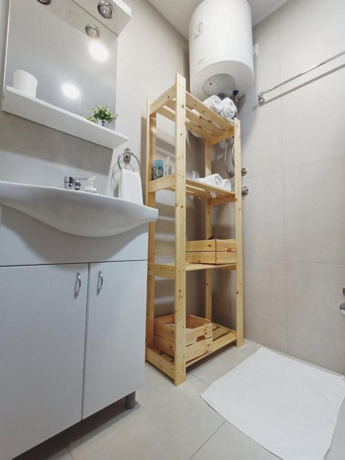Apartman 3N เวลิโก กราดิชเต ภายนอก รูปภาพ